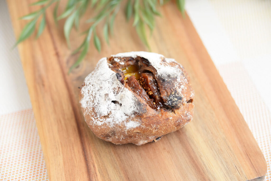 やわらかマンゴーとイチヂクとレーズンのルヴァン