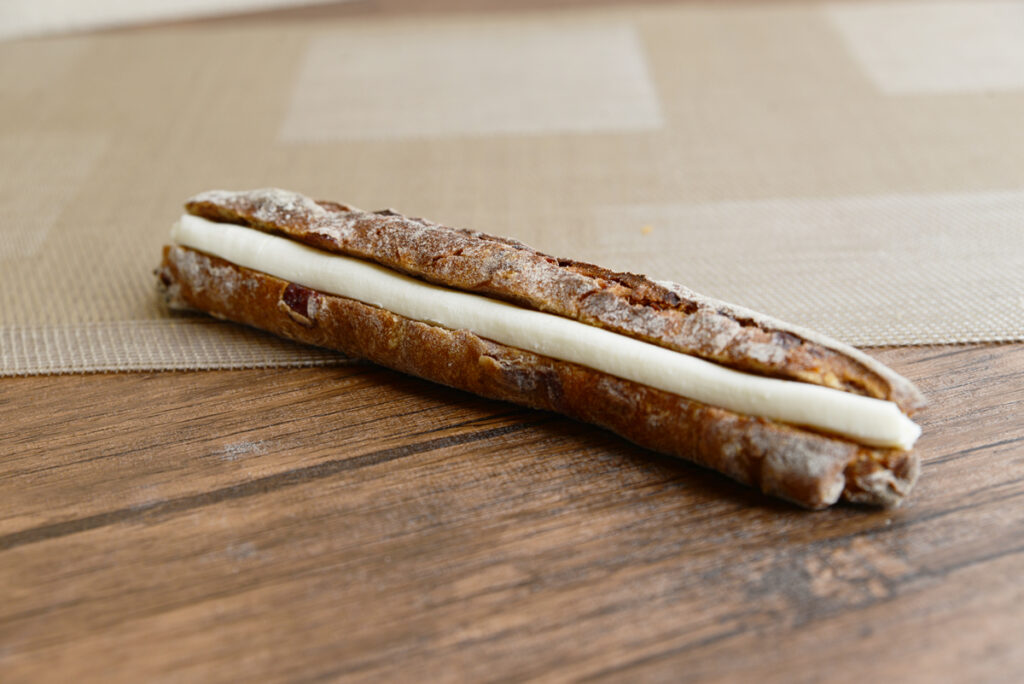 赤い果実とクリームチーズのバトン