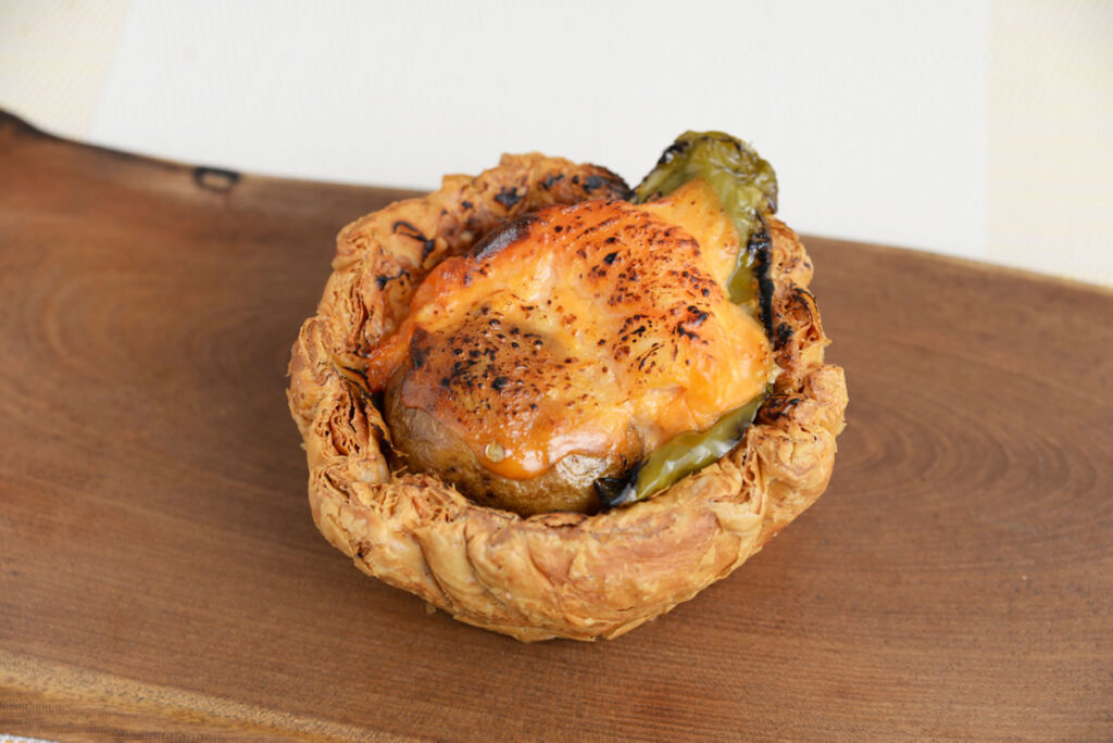 自家製エビのビスクキッシュ（季節により野菜変更有）